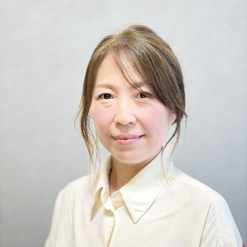 李　燕
