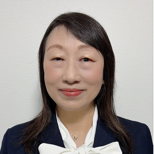 許　燕　　